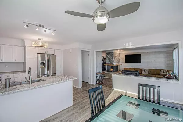Harrison Township, MI,37450 LAKESHORE Drive