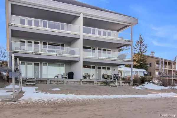 Traverse City, MI 49686,1667 N US HIGHWAY 31 # 5