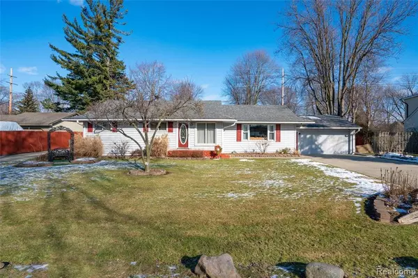 27021 BEAMER Street, Harrison Township, MI