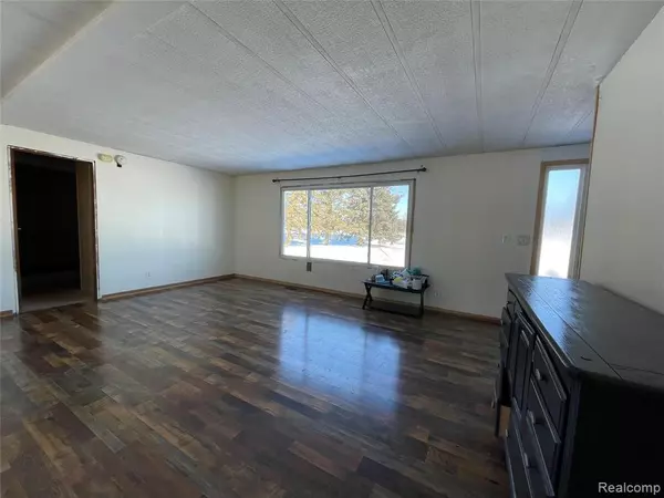 Deckerville, MI 48427,1995 RANGE LINE Road