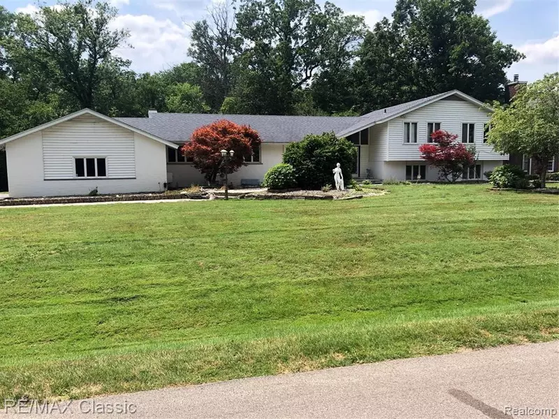 30181 CHEVIOT HILLS Drive, Franklin, MI 48025