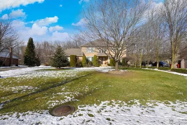 6763 OLD COACH TRAIL, Washington, MI