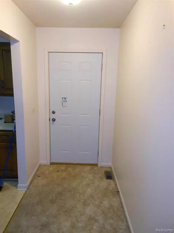 Port Huron, MI 48060,3665 RAMBLEWOOD Drive