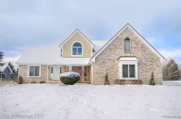 16380 PADDOCK CLUB BLVD, Linden, MI 48451