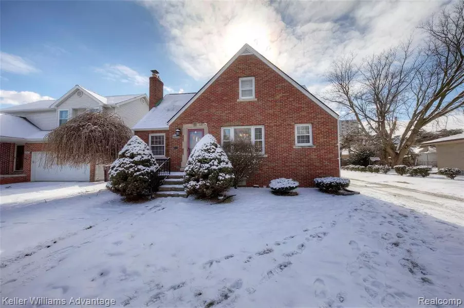 8080 RITTER, Center Line, MI 48015