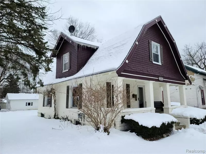 650 N SAGINAW Street, Owosso, MI 48867