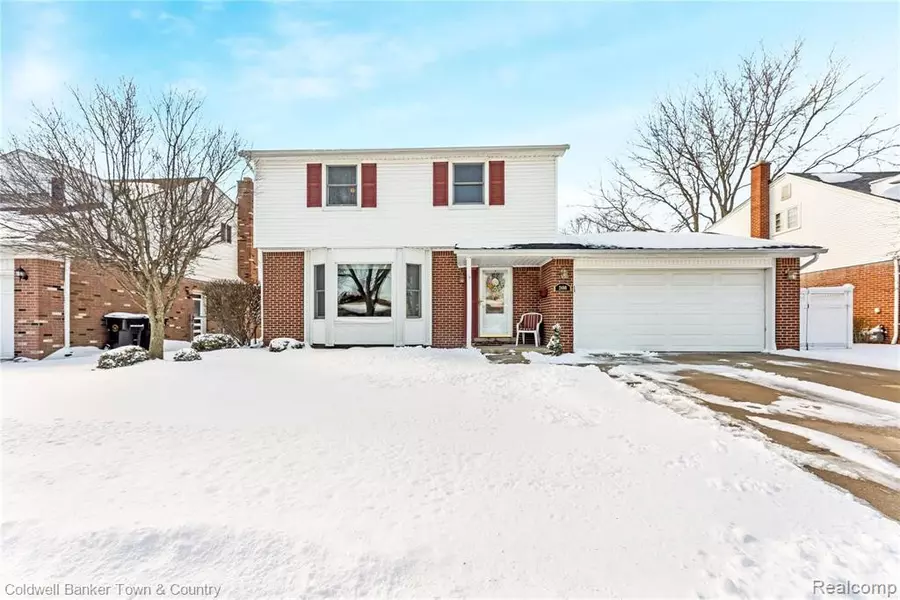 2480 CAMBRIDGE ST Street, Trenton, MI 48183