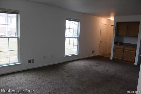 Trenton, MI 48183,28311 GREENBRIAR WAY