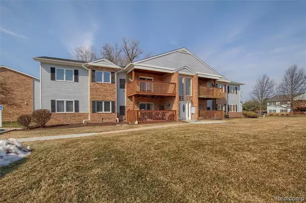 Trenton, MI 48183,1545 HARBOUR BLVD APT 196