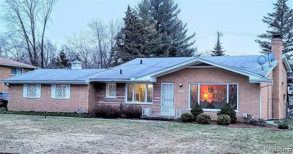 17395 WILTSHIRE Boulevard, Lathrup Village, MI 48076