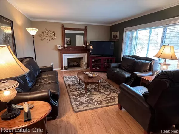 Ortonville, MI 48462,3545 PERRY LAKE Road