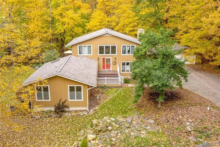 890 McNaughton Lane, Ortonville, MI 48462