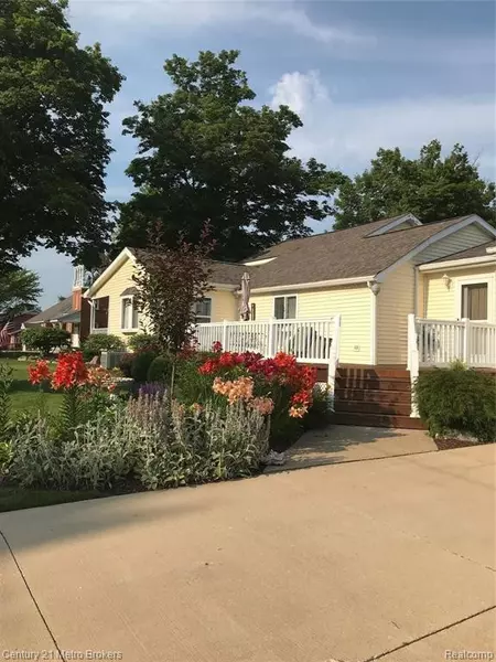 5397 MAIN Street, Dryden, MI 48428