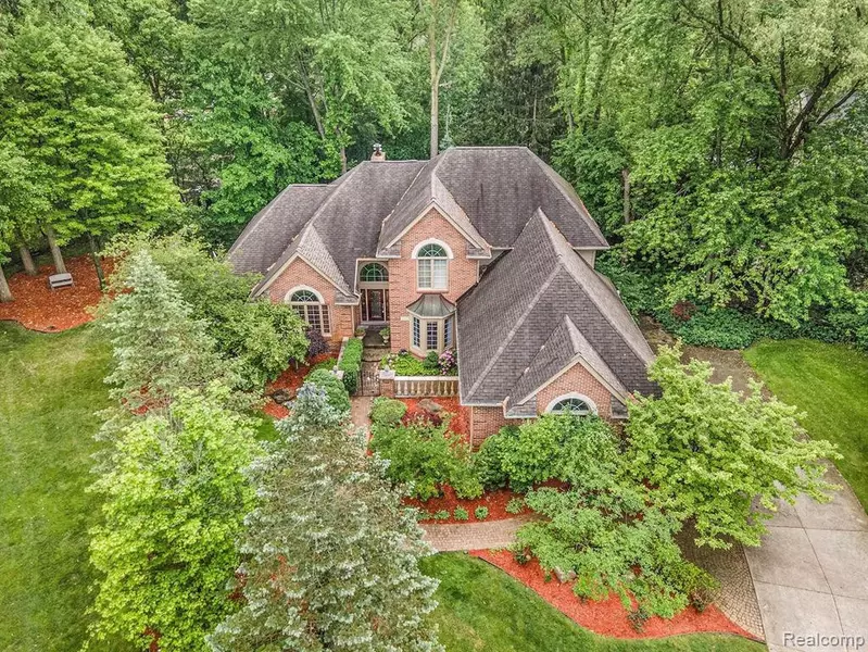 30800 FRANKLIN WOODS Court, Franklin, MI 48025