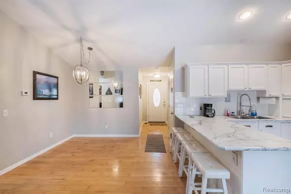 Goodrich Vlg, MI,10113 CREEKSIDE Road