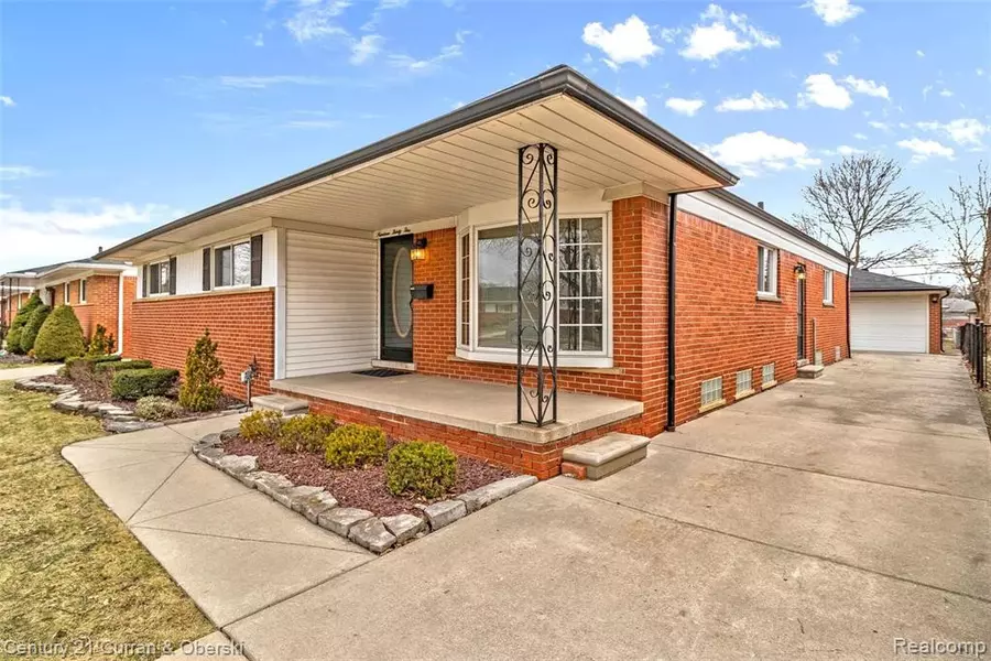 1935 NEWMAN Street, Trenton, MI 48183