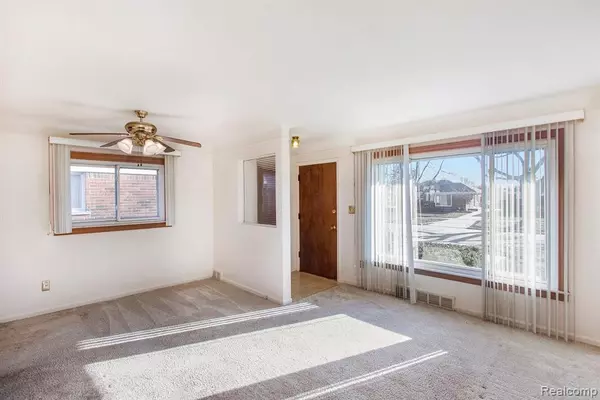 Eastpointe, MI 48021,23293 TEPPERT Avenue