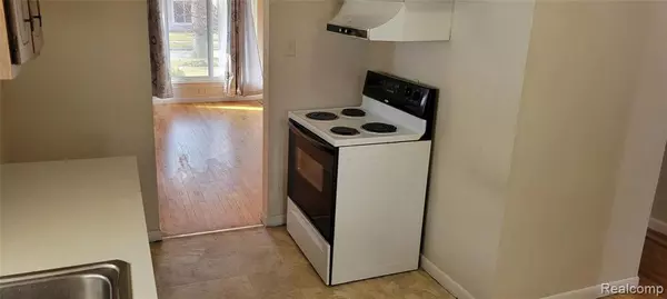 Madison Heights, MI 48701,71 E Rowland Avenue