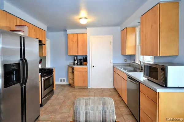 Eastpointe, MI 48021,15161 Sprenger Avenue