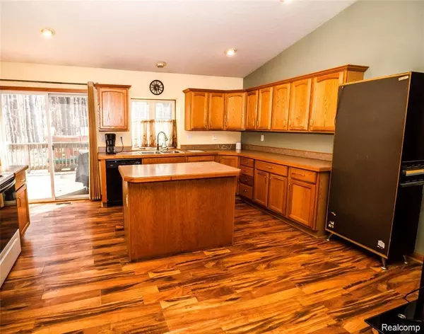 Lapeer, MI 48446,2208 VERNOR Road