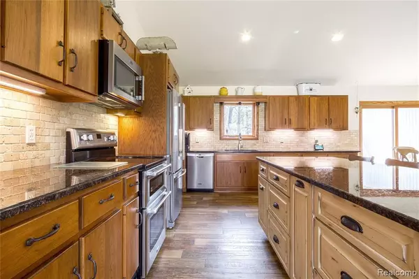 Linden, MI 48451,7302 SILVER LAKE Road