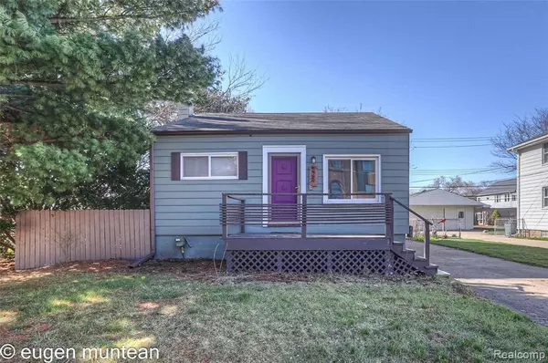 225 W HAZELHURST Street, Ferndale, MI 48220