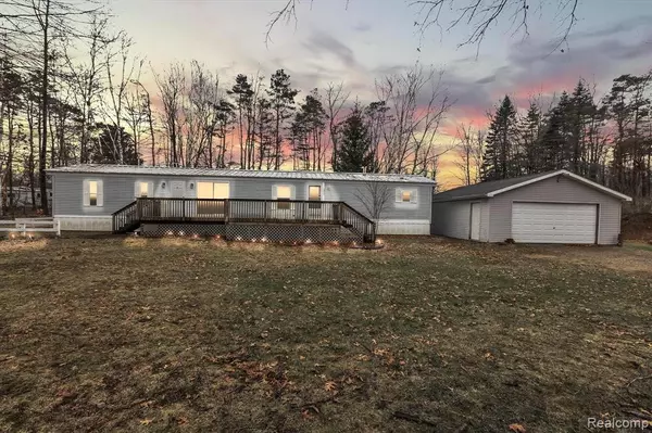 5131 PINE POINT Drive, Barryton, MI 49305