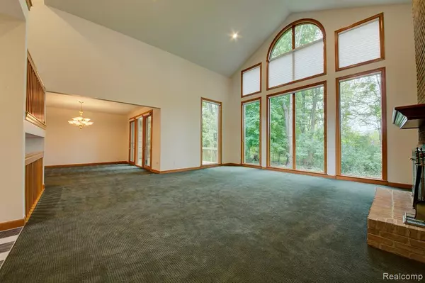 Rochester Hills, MI 48309,3740 WALNUT BROOK Drive