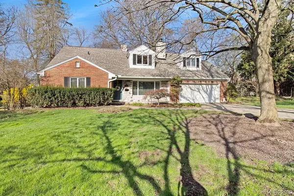 18281 RIVERSIDE Drive, Beverly Hills, MI 48025