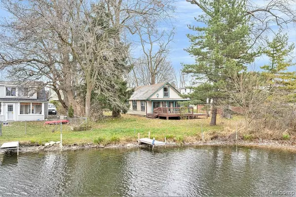 Keego Harbor, MI 48320,3028 ANDRE Street