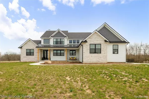 9720 Scully Drive, Whitmore Lake, MI 48189