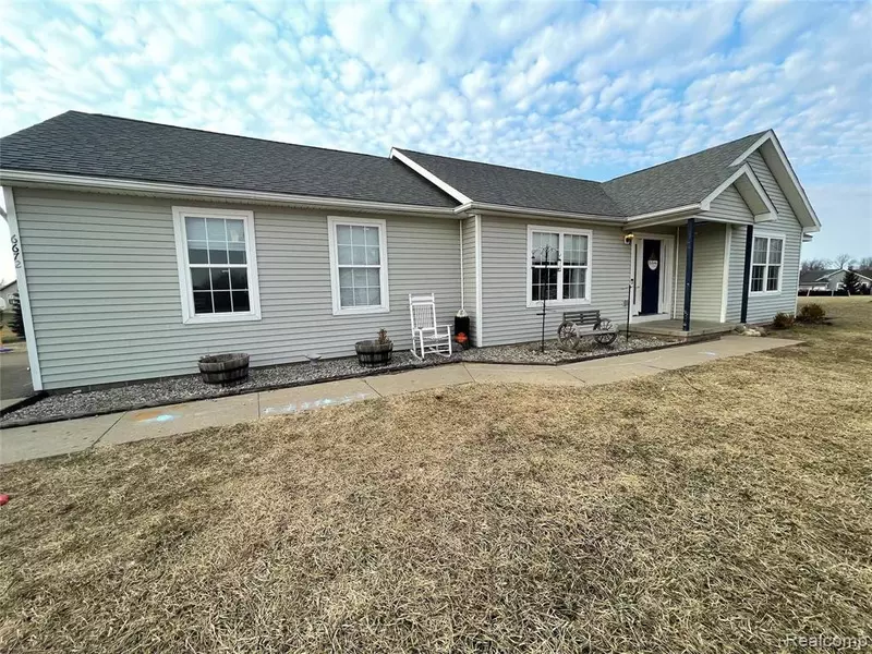 6672 HANNA Court, Conway, MI 48418