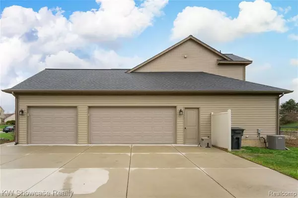 Oxford, MI 48371,333 CORKWOOD Drive