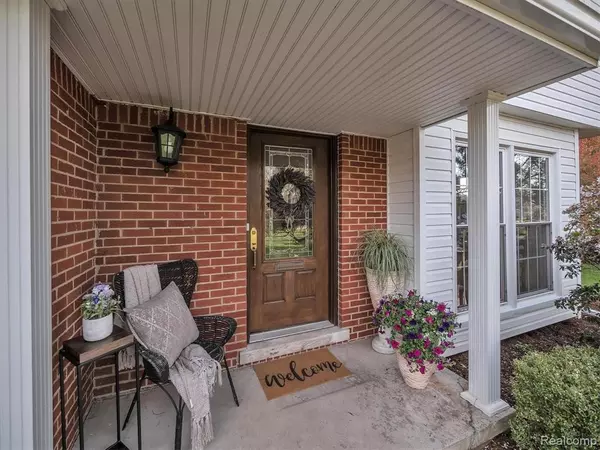 Beverly Hills, MI 48025,18551 Riverside Drive