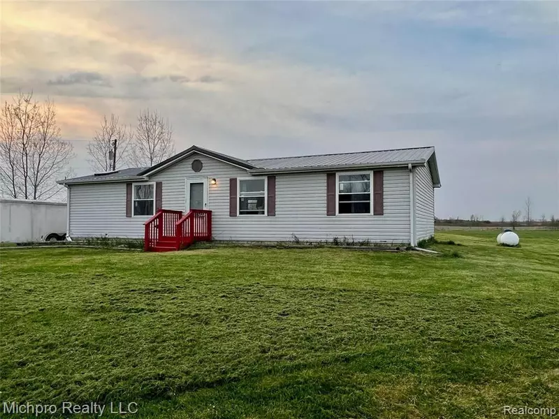 8925 Deanville Road, Brown, MI 48416