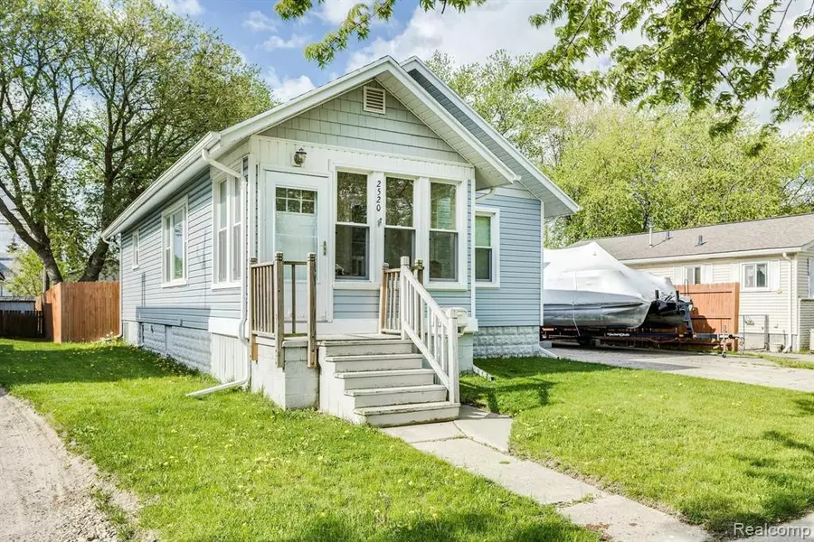 2520 SPRUCE Street, Port Huron, MI 48060
