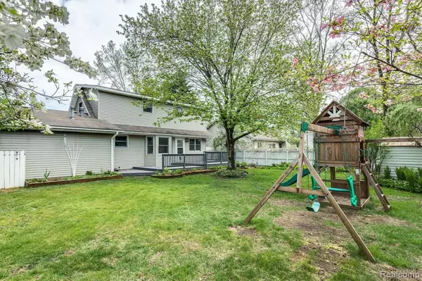 Fort Gratiot, MI 48059,3309 SAPPHIRE LANE