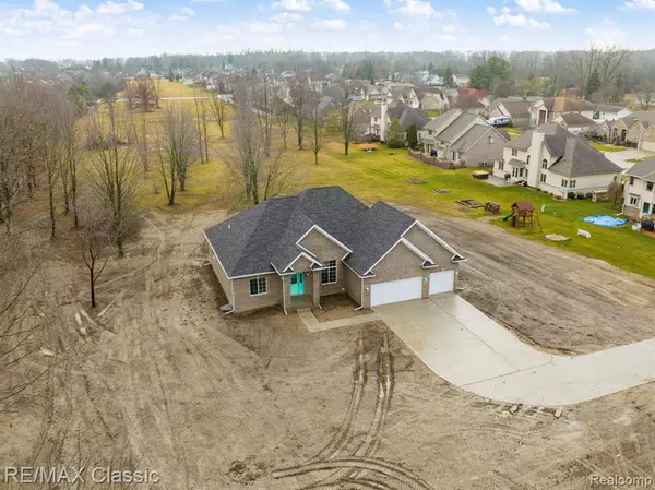 Rockwood, MI 48134,32067 Liparoto Boulevard