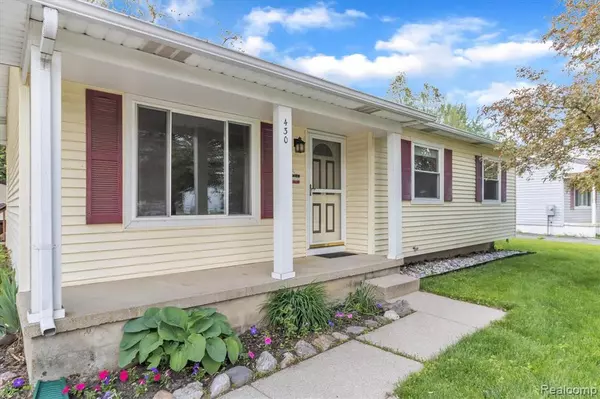 Perry, MI 48872,430 WILD OAK LANE