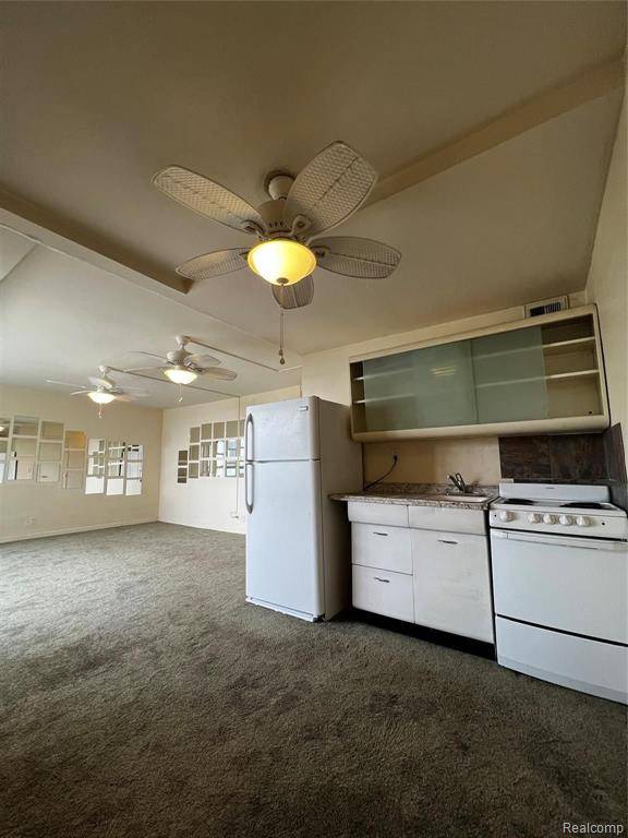 Detroit, MI 48214,8900 E Jefferson