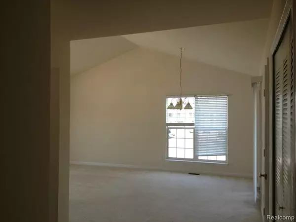 Sterling Heights, MI 48313,44316 LAKEPOINTE