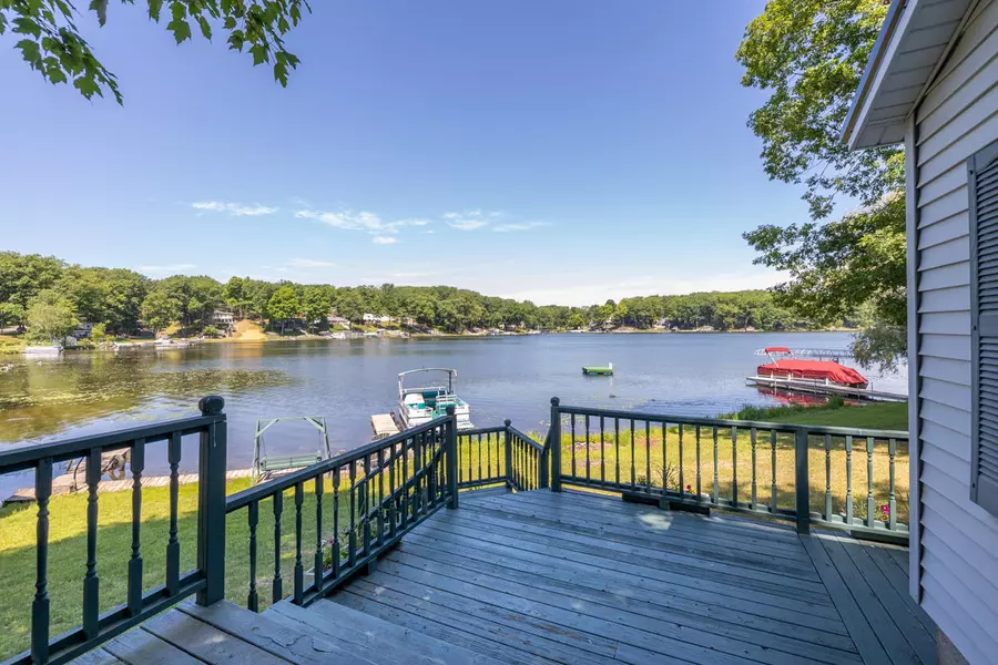 9002 Saint Ives Drive, Stanwood, MI 49346