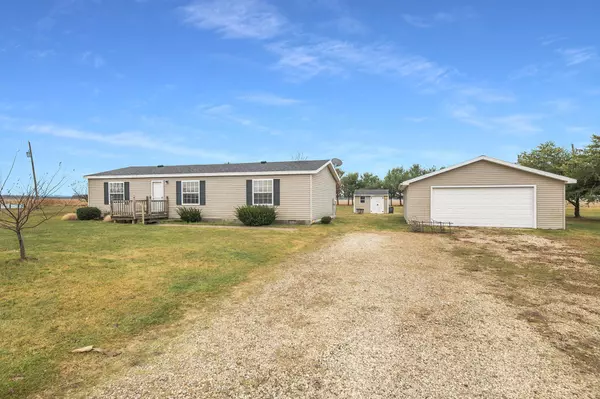 15111 Indian Prairie Road, White Pigeon, MI 49099