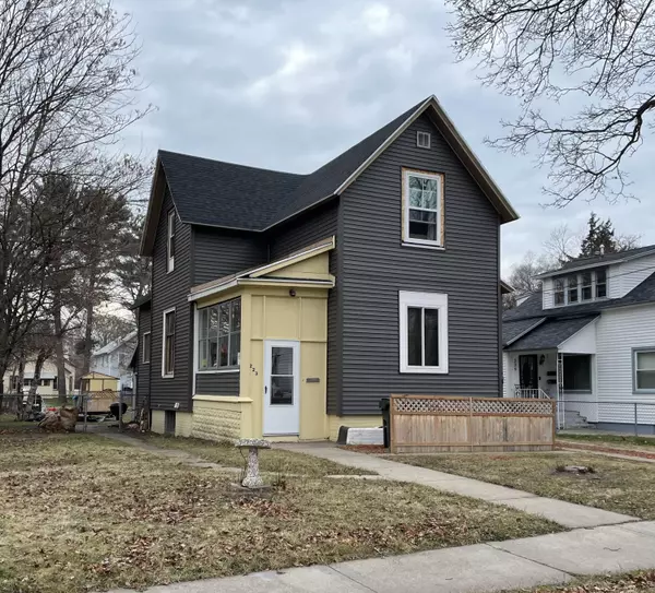 223 W Grand Avenue, Muskegon, MI 49441