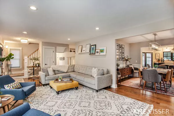 2040 Argentina SE Drive East Grand Rapids, MI 49506