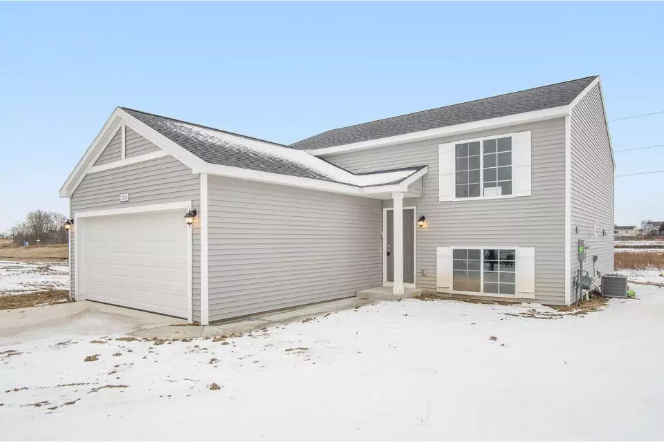 Three Rivers, MI 49093,58575 Pond View Lane