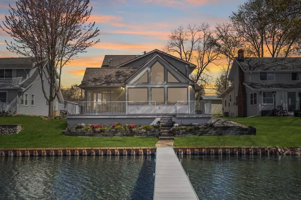 Clarklake, MI 49234,8400 N Shore Drive
