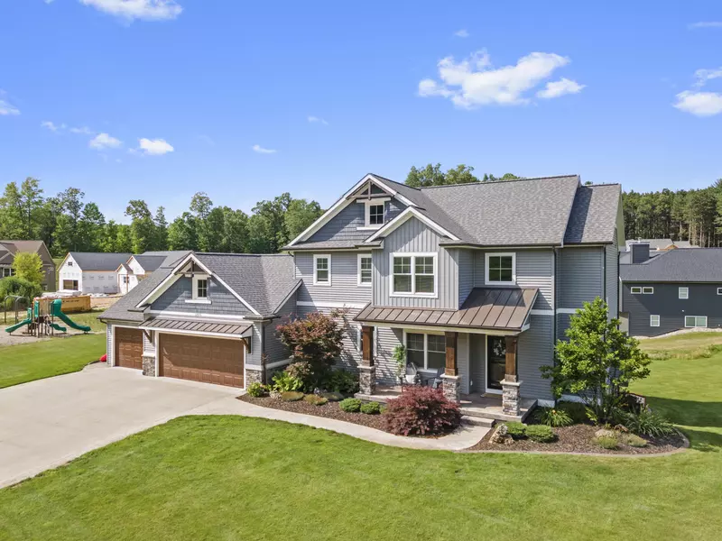 12875 Den Houter Valley Drive, Lowell, MI 49331