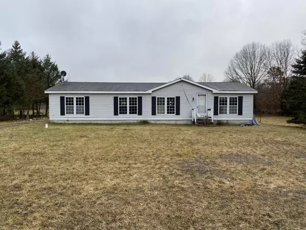 60822 CR 653, Paw Paw, MI 49079