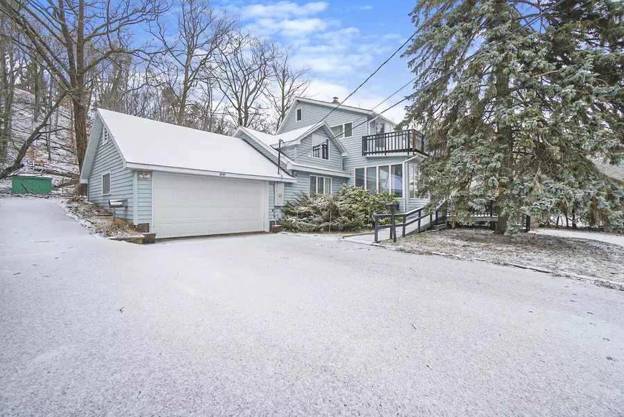 8586 Portage Point Drive, Onekama, MI 49675